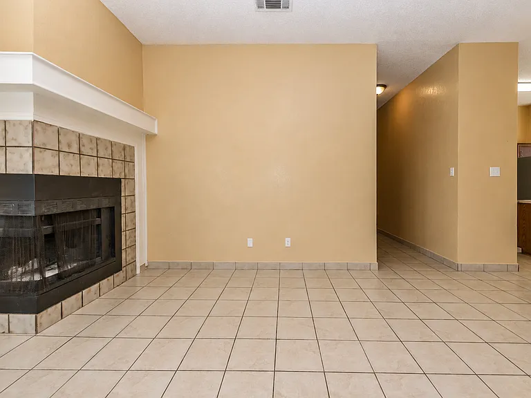 2308 Woodlands Dr — Photo 9