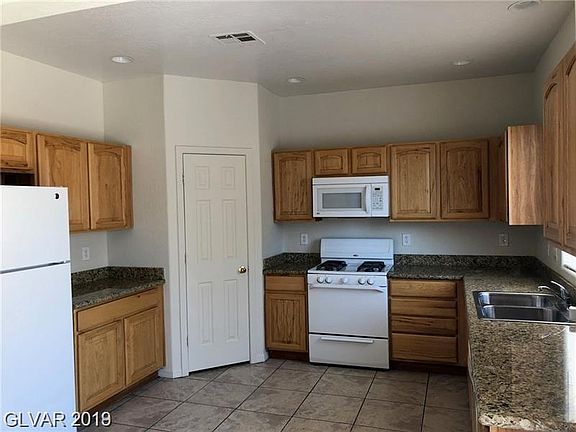 3rd image of 6834 Babbler St