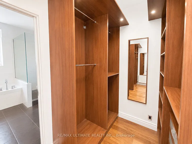 702 Queen St W #2 — Photo 11