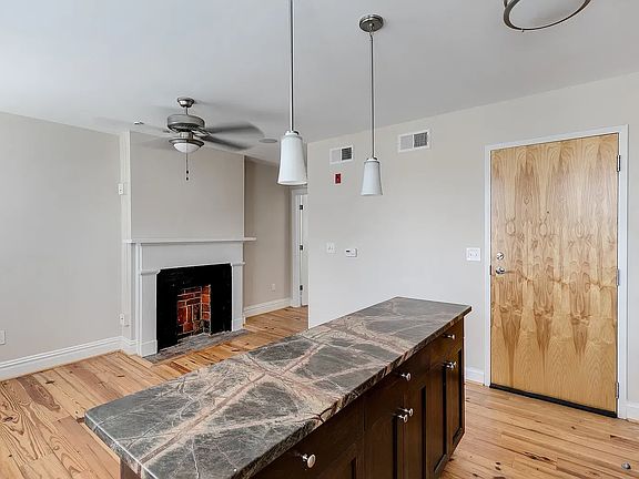 3rd image of 1710 E Franklin St APT 15