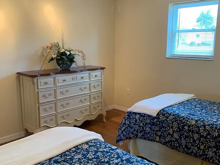 923 Oleander St — Photo 14