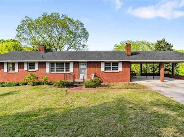 6031 Blue Bonnet Ln, Winston Salem, NC 27103