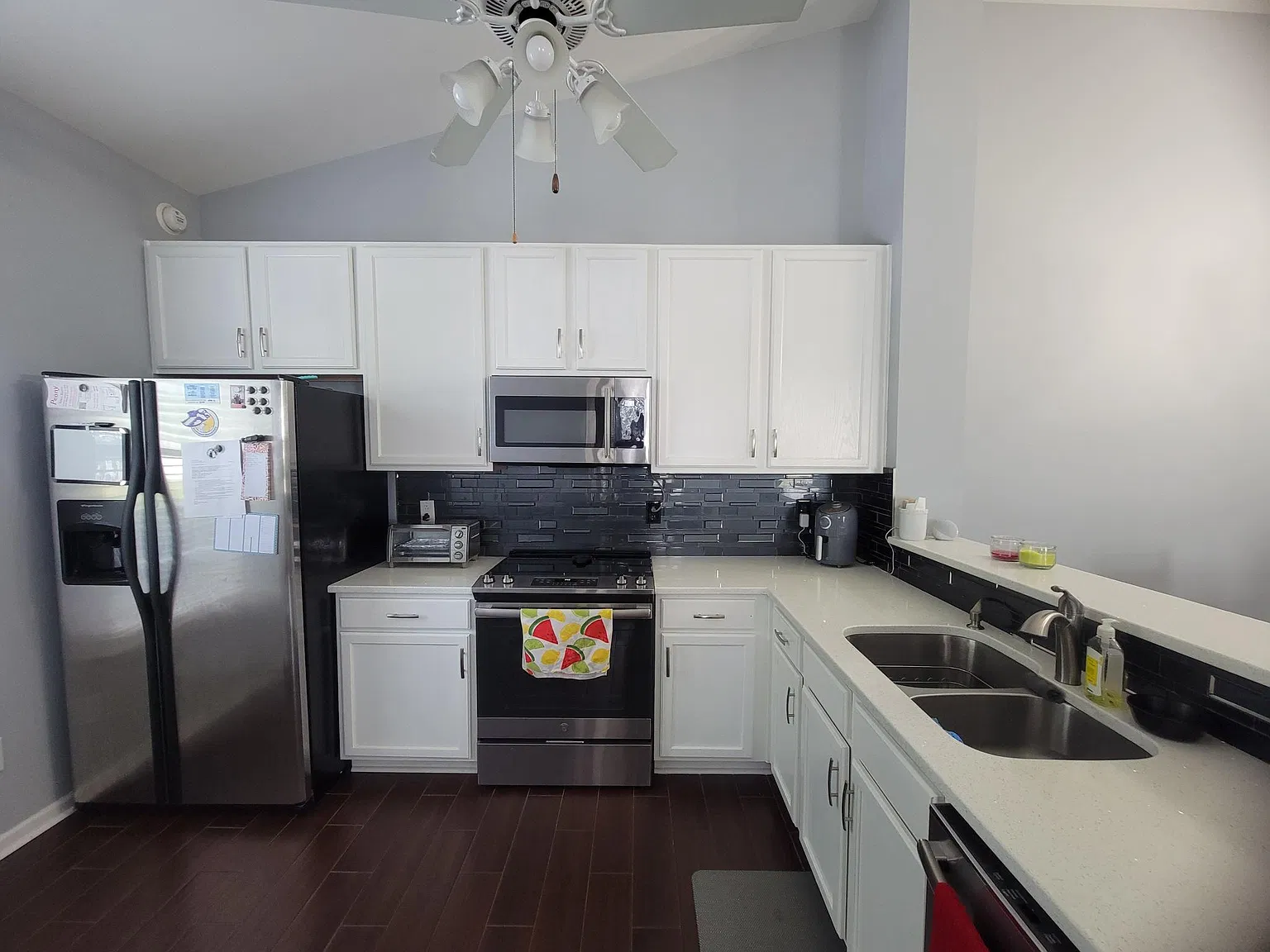2 bed, 1040 sqft, $1,750 — Photo 4