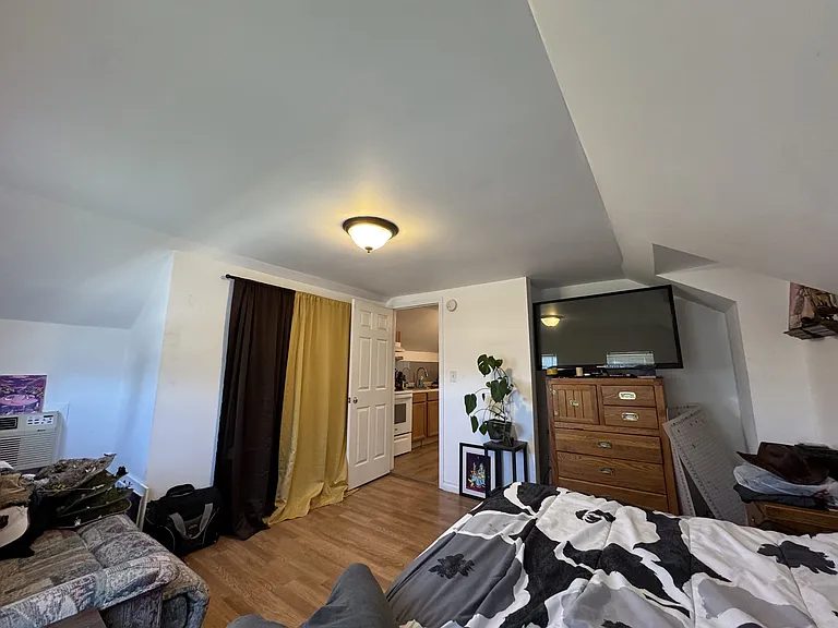 218 S Church St #4 — Photo 3