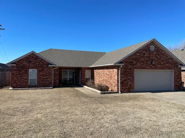 256 Glover Cir, Elgin, OK 73538