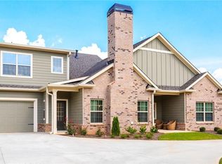 1972 Grove Field Ln #33C, Marietta, GA 30064