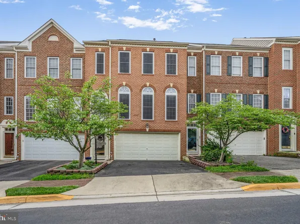 8010 Samuel Wallis St, Lorton, VA 22079