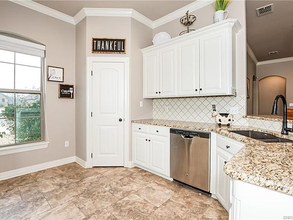 4th image of 738 Fir Wood Ln