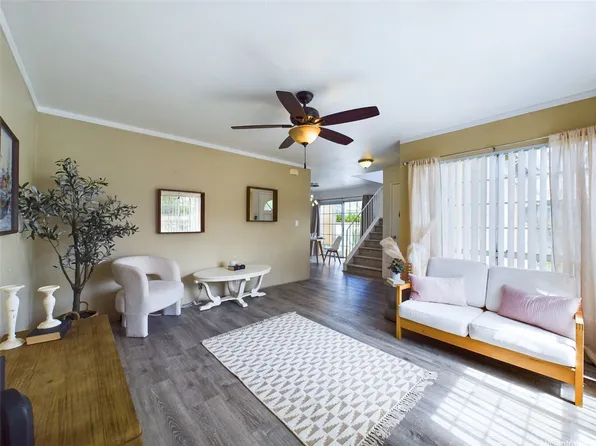 572 Mananai Pl #20A, Honolulu, HI 96818