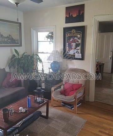 70 School St living room