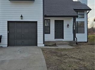 11838 Oakmont St, Overland Park, KS 66210
