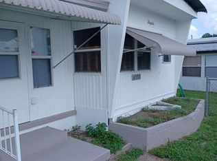 6332 Connecticut St, Zephyrhills, FL 33542