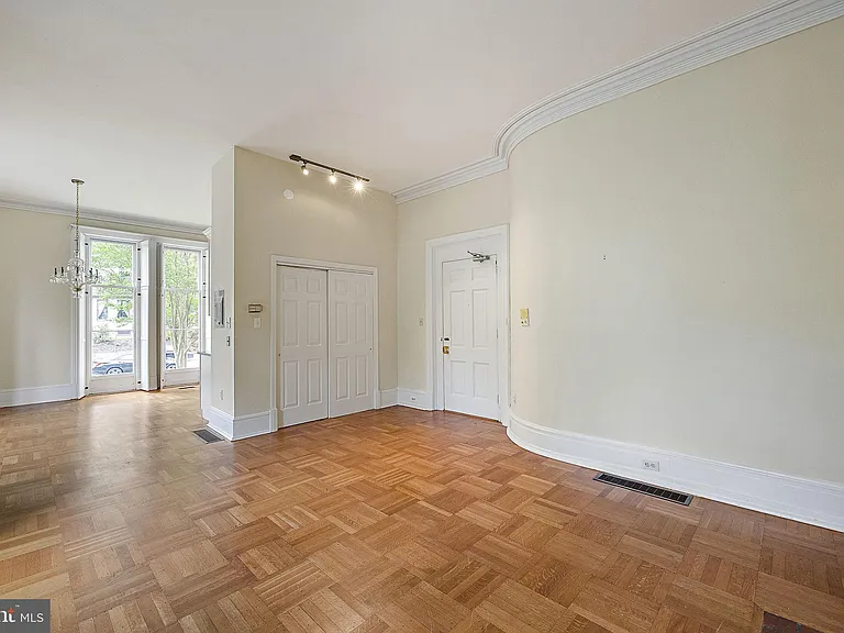 1401 Delaware Ave #1F — Photo 6