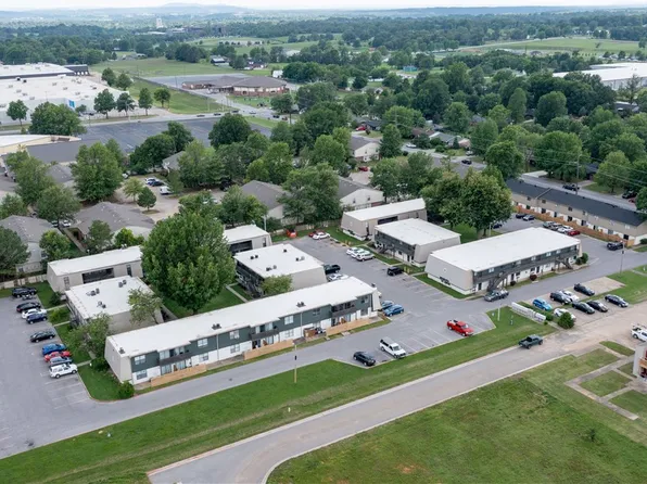 1701 S West End St, Springdale, AR 72764