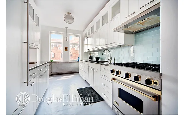 Sold by Douglas Elliman | media 25