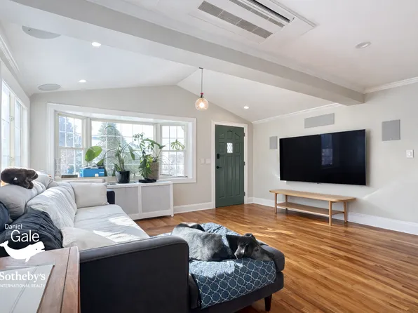 71-11 Nansen Street image 1 of 15