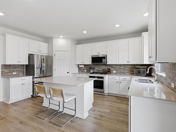 4th image of 307 Marjorie Dr
