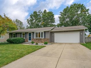 5750 Newhaven Dr, Portage, MI 49024