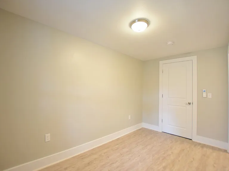 1002 N Aurora St — Photo 70