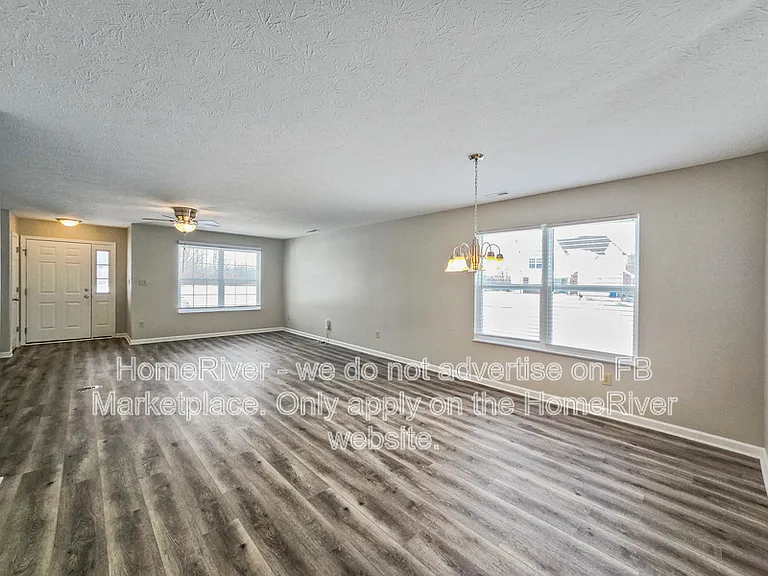 1725 James Run Way — Photo 7