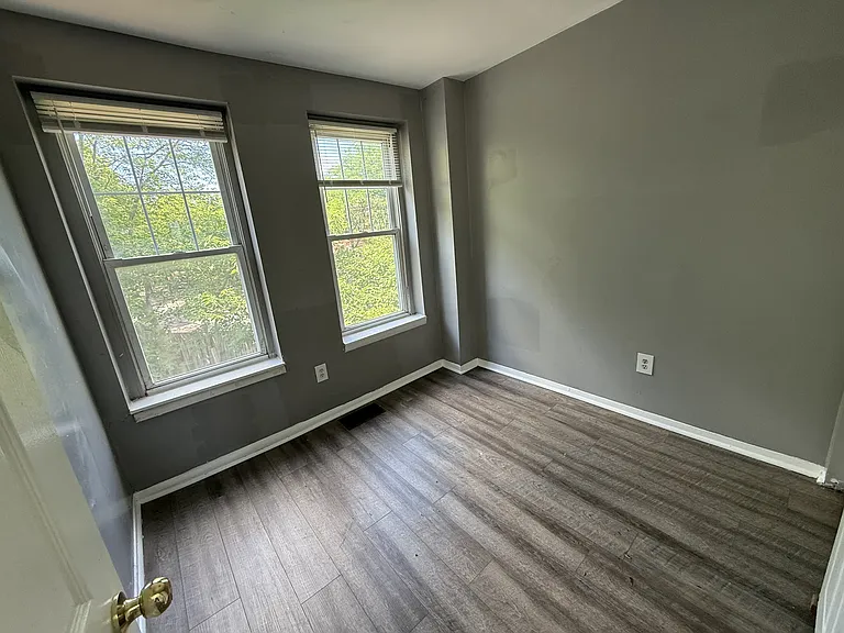 537 Newton Ave — Photo 11