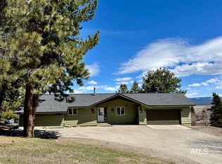 102 S Van Wyck Ave, Cascade, ID 83611