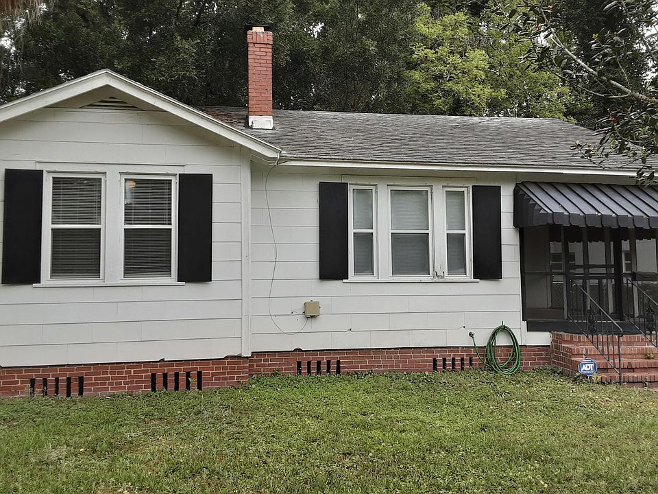 1st image of 3223 College St