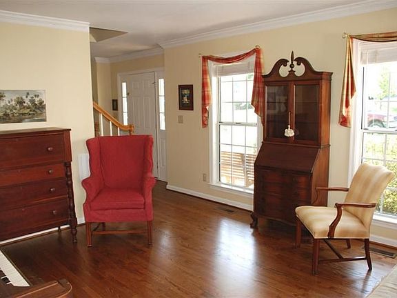 Living Room - gorgeous floors!