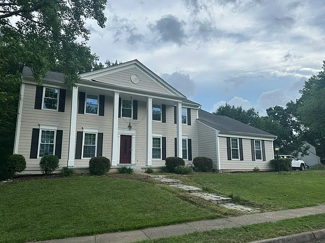 2 bed, 1750 sqft, $1,900 — Photo 1