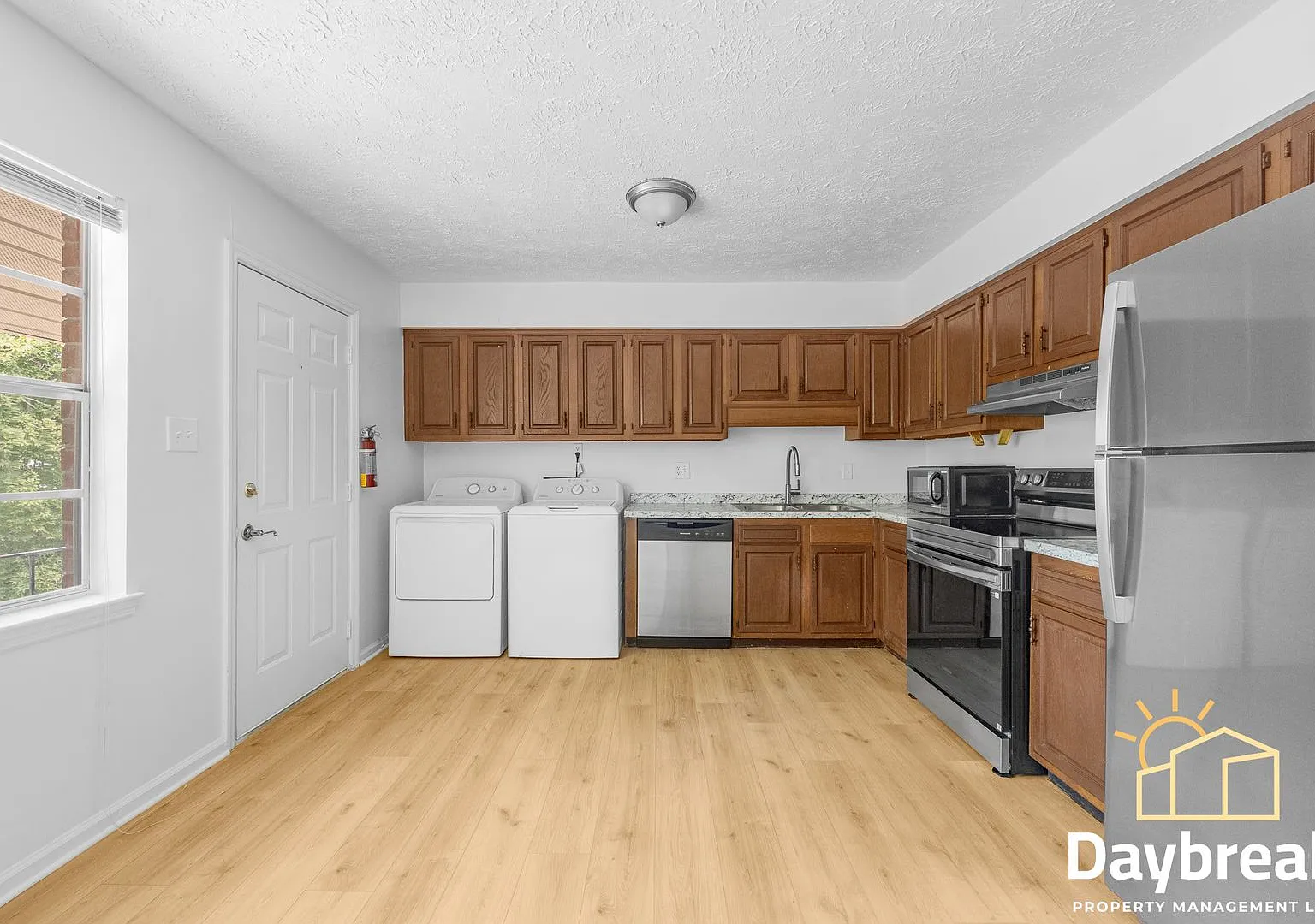 10913 Queen Ann — Photo 3