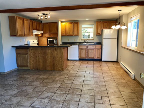 Kitchen/Dining Area