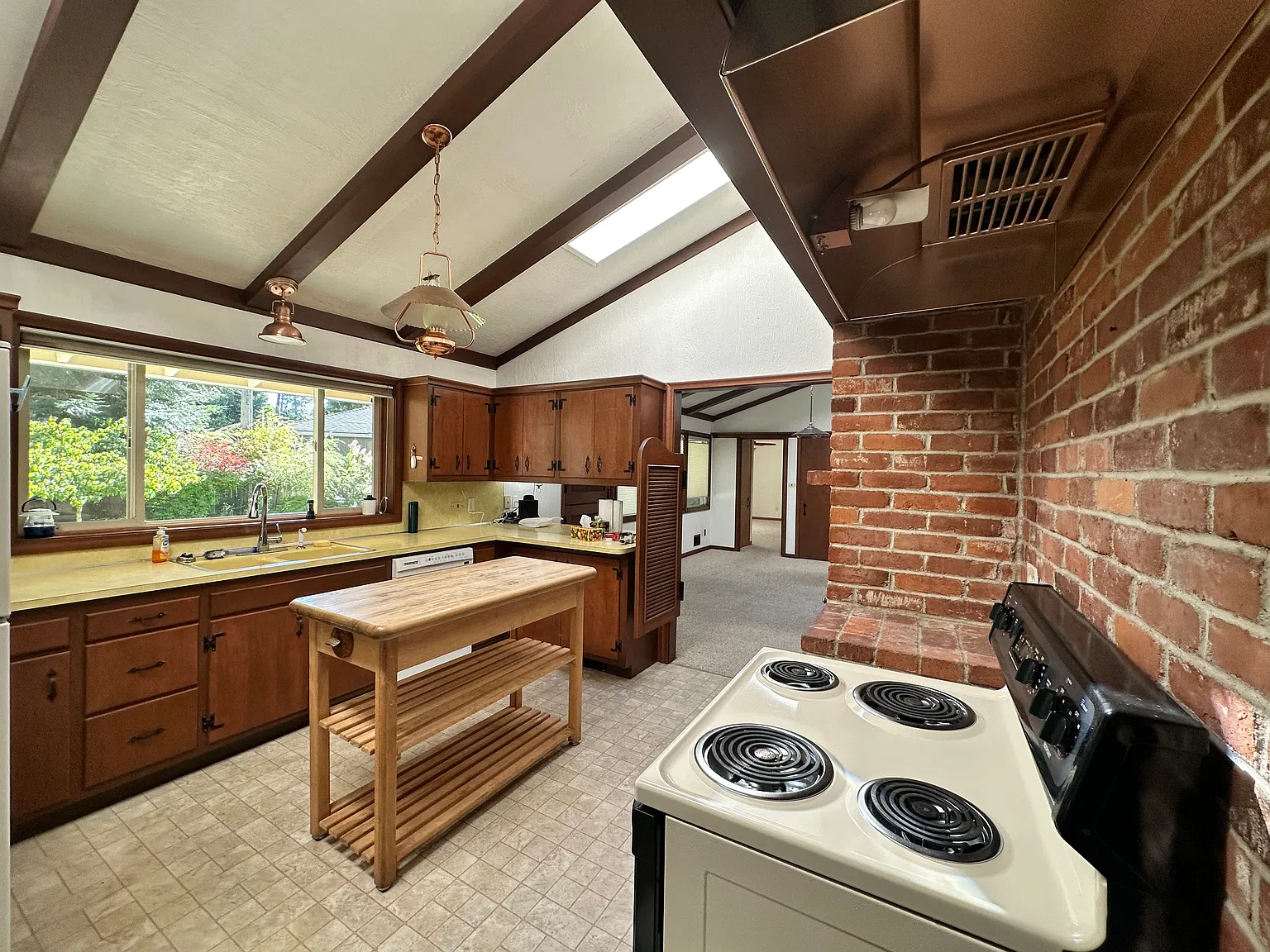 2 bed, 1693 sqft, $2,500 — Photo 4