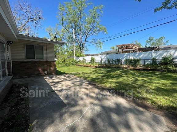 5th image of 2279 Gadbury Dr