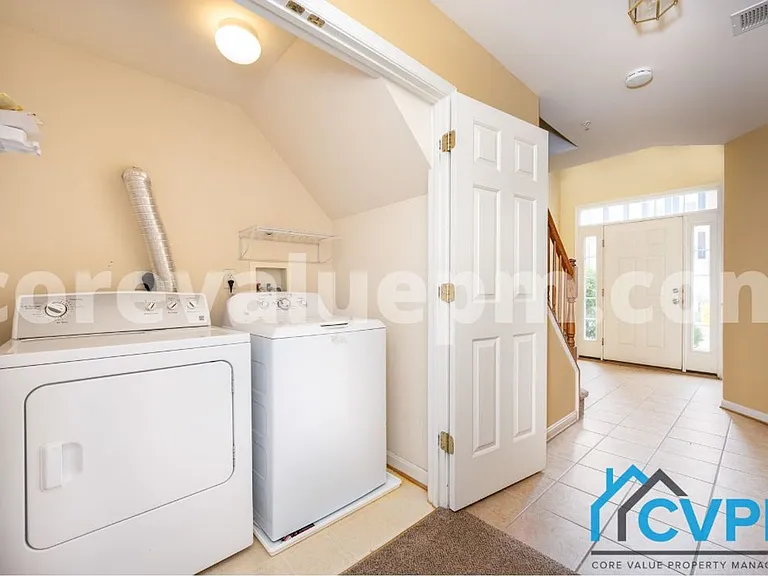 1023 Railbed Dr — Photo 3