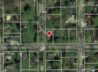 616 10th St, Three Rivers, MI 49093