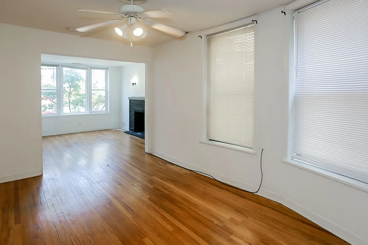 Building Photo - 1511 W Barry Ave #2