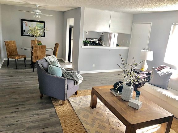5th image of 2166 Chestnut Ave #202
