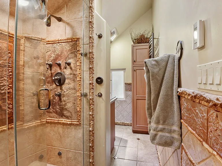 5627 Victoria Rd — Photo 18