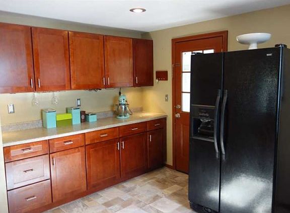 5th image of 15 Woodridge Ave