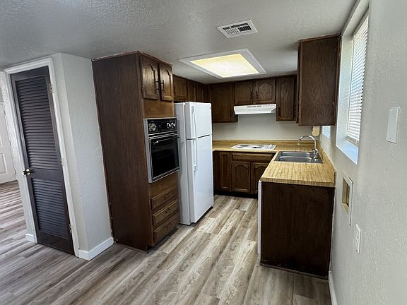 2nd image of 305 W Pleasant Valley Rd #11650300