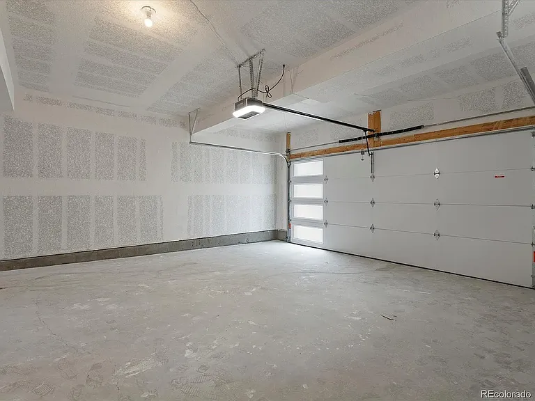 2046 S Holly St #1 — Photo 35