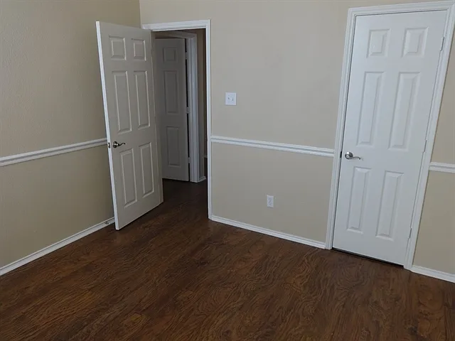 1220 Ridgeway Dr — Photo 5