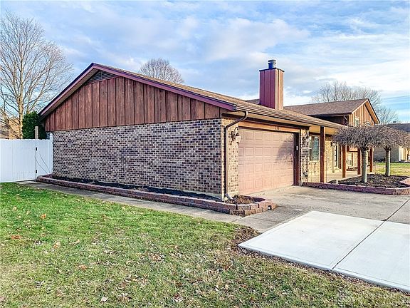 3rd image of 258 Scott Dr