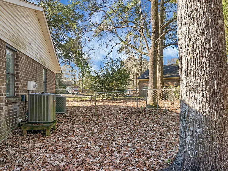 158 Hummingbird Ave #B — Photo 26