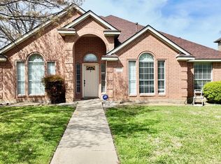 1320 Bold Forbes Dr, Grand Prairie, TX 75052