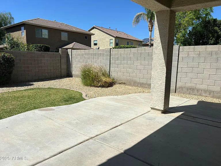 6734 W Blackstone Ln — Photo 33