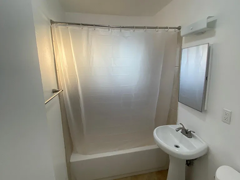 1401 S Gilbert St #2 — Photo 8