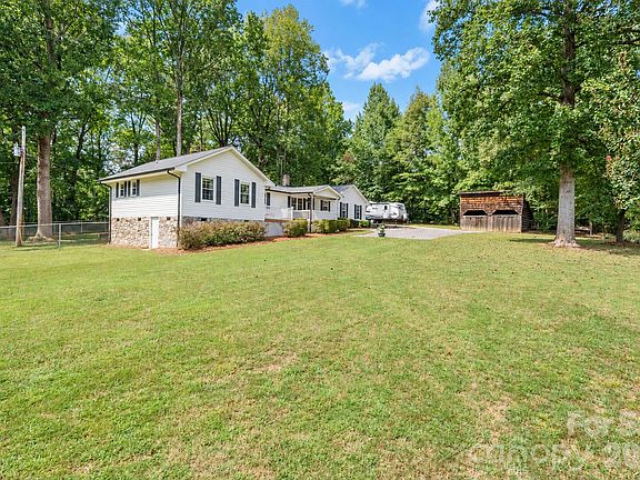 4th image of 370 Shiloh Rd