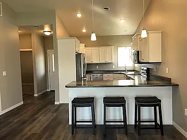1420 W 20th Ave — Photo 2