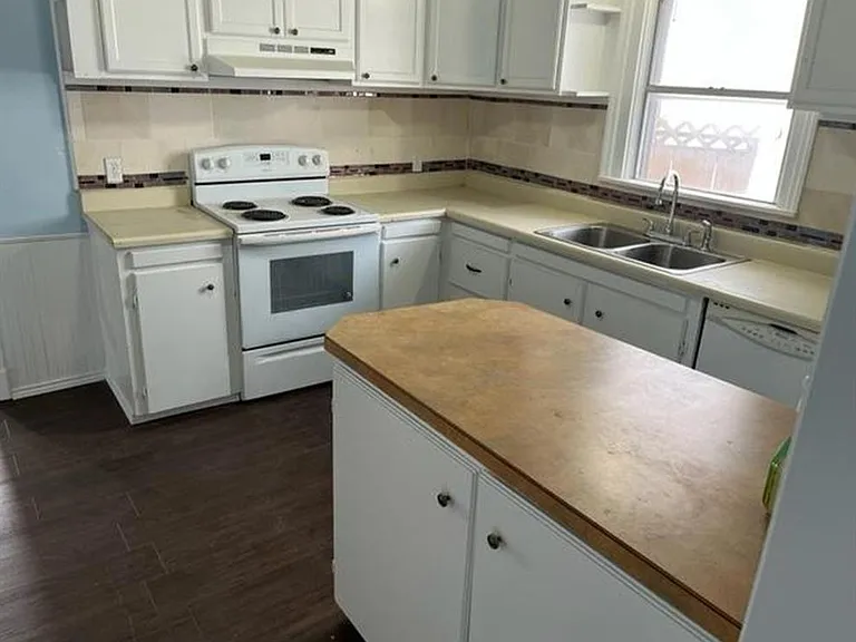 411 Cooke St — Photo 7